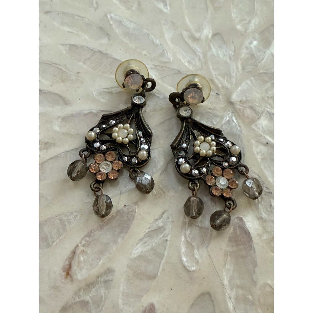 VTG Tiara Misu Filigree Dangle Earrings Bronze Tone Faux Pearls & Crystal